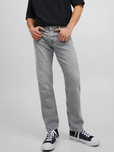 Load image into Gallery viewer, Jack & Jones Relaxed Fit Jeans