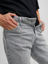 Load image into Gallery viewer, Jack & Jones Relaxed Fit Jeans