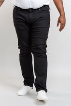 Load image into Gallery viewer, CLAUDE-KS-D555 Tapered Fit Stretch Jeans In Black
